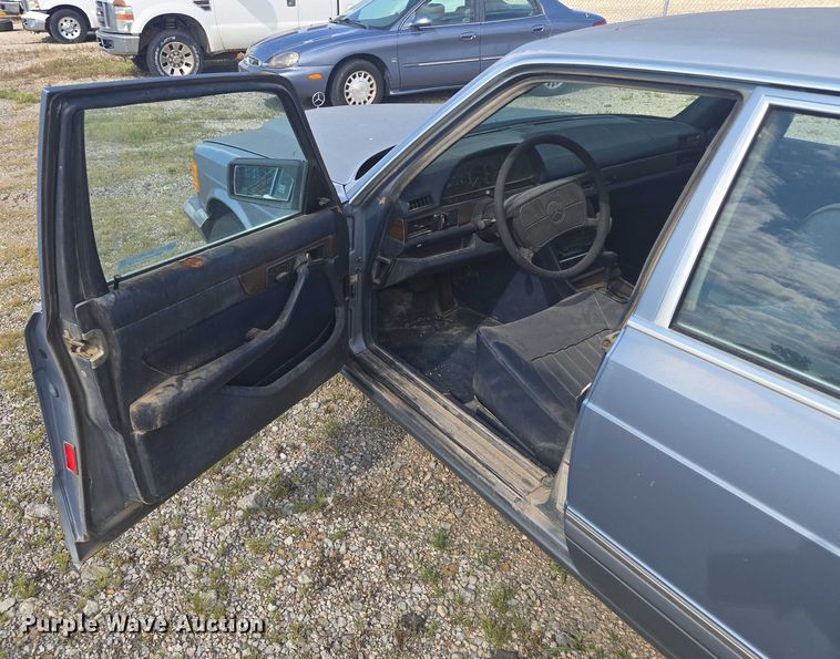 image for item EV1662 1987 Mercedes-Benz  300 SDL Turbo 