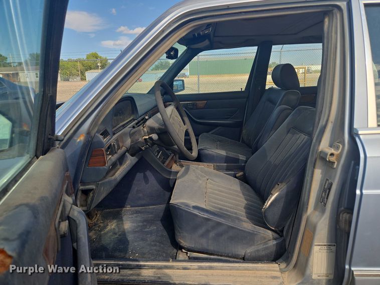 image for item EV1662 1987 Mercedes-Benz  300 SDL Turbo 