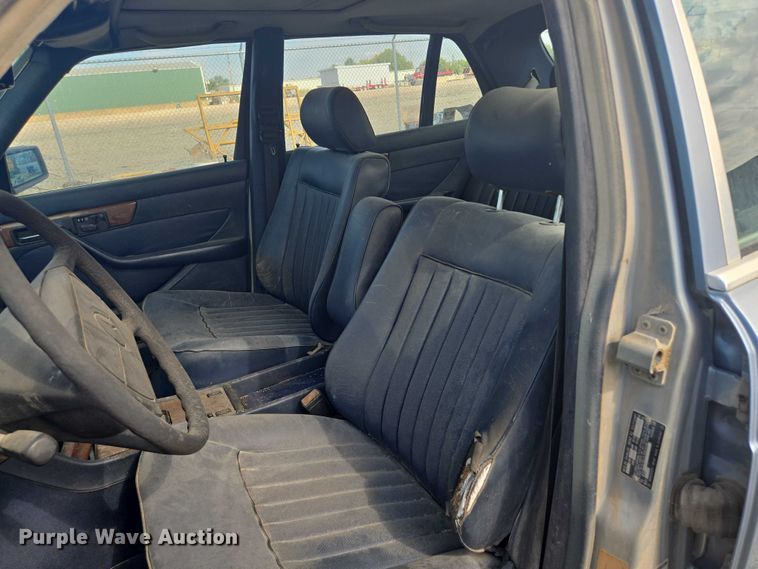 image for item EV1662 1987 Mercedes-Benz  300 SDL Turbo 