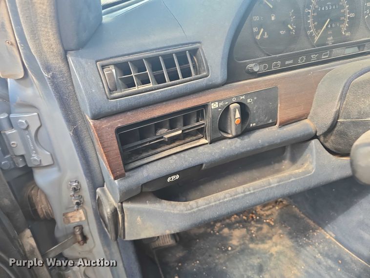 image for item EV1662 1987 Mercedes-Benz  300 SDL Turbo 