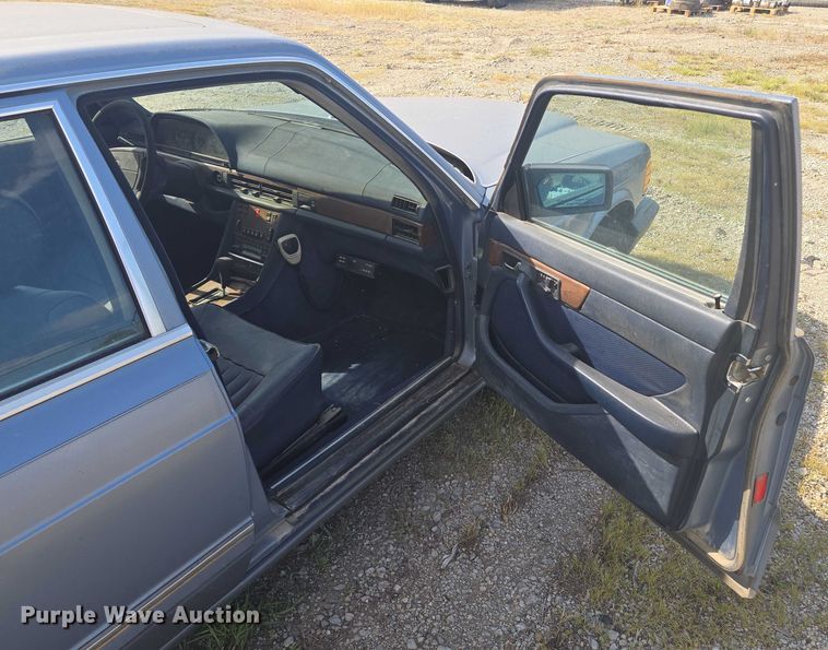 image for item EV1662 1987 Mercedes-Benz  300 SDL Turbo 