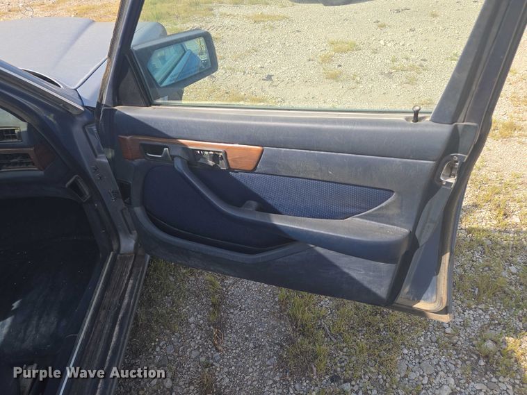 image for item EV1662 1987 Mercedes-Benz  300 SDL Turbo 