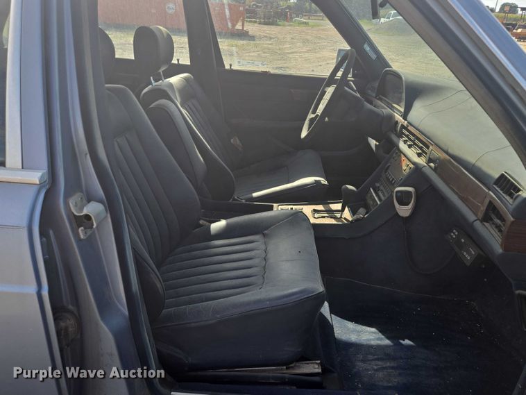 image for item EV1662 1987 Mercedes-Benz  300 SDL Turbo 