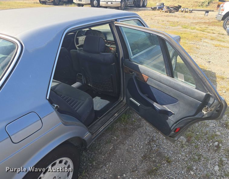 image for item EV1662 1987 Mercedes-Benz  300 SDL Turbo 