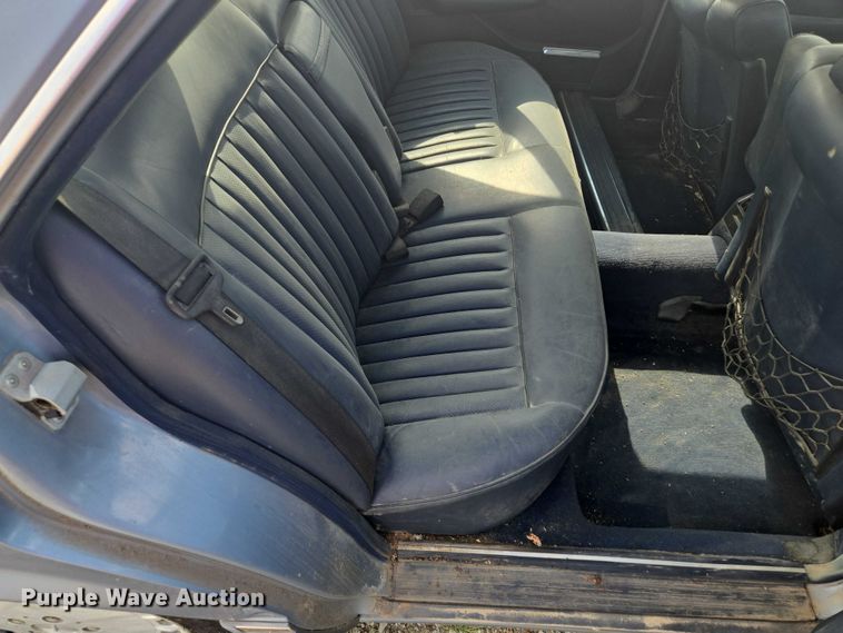 image for item EV1662 1987 Mercedes-Benz  300 SDL Turbo 