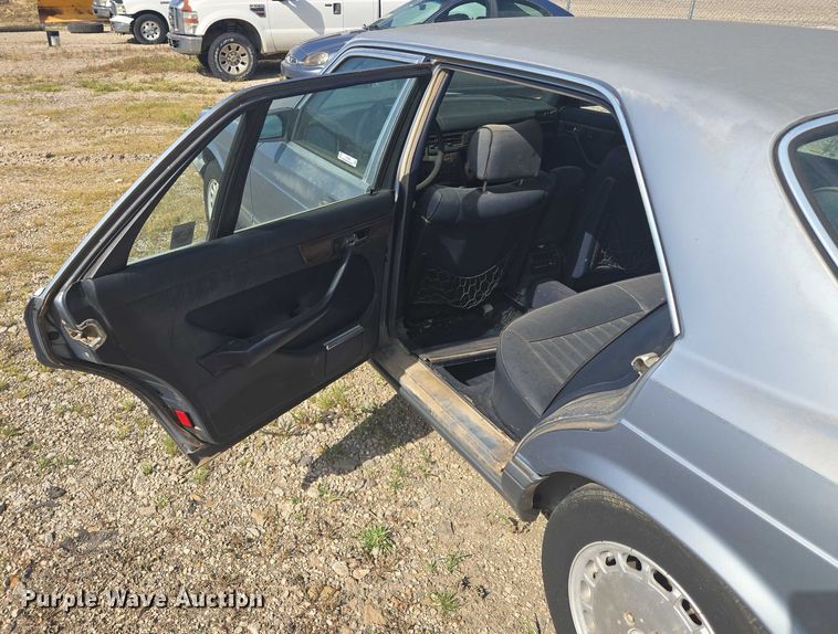 image for item EV1662 1987 Mercedes-Benz  300 SDL Turbo 