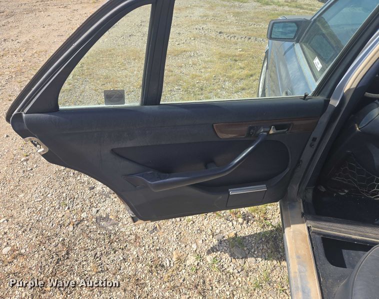 image for item EV1662 1987 Mercedes-Benz  300 SDL Turbo 