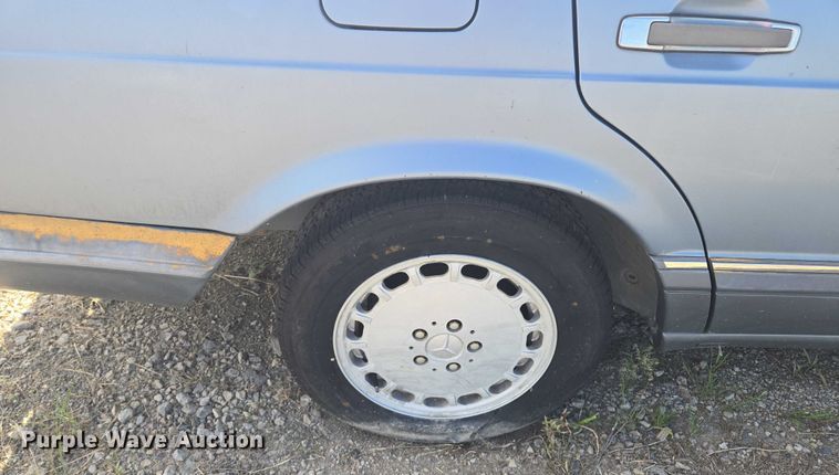 image for item EV1662 1987 Mercedes-Benz  300 SDL Turbo 