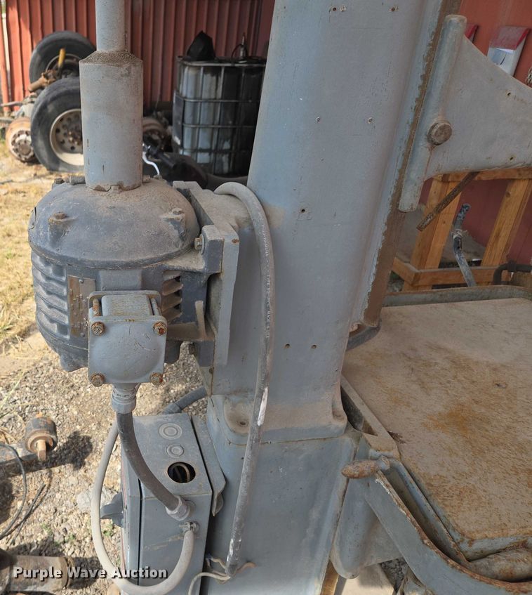 image for item EV1706 Footburt drill press