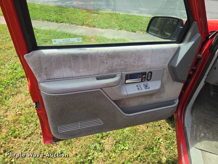 image for item EV1713 1993 Chevrolet K1500 Blazer SUV