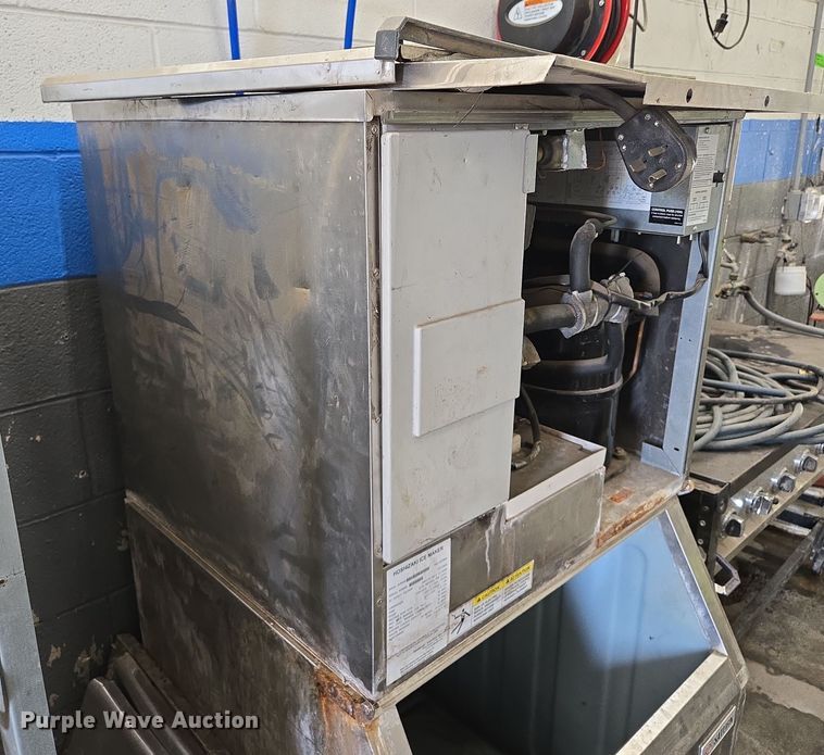 image for item EV1726 (3) ice machines