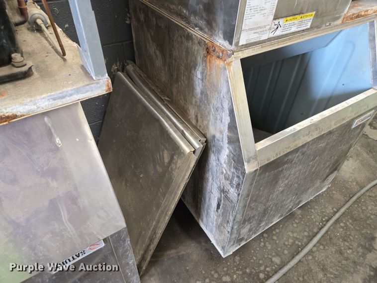 image for item EV1726 (3) ice machines