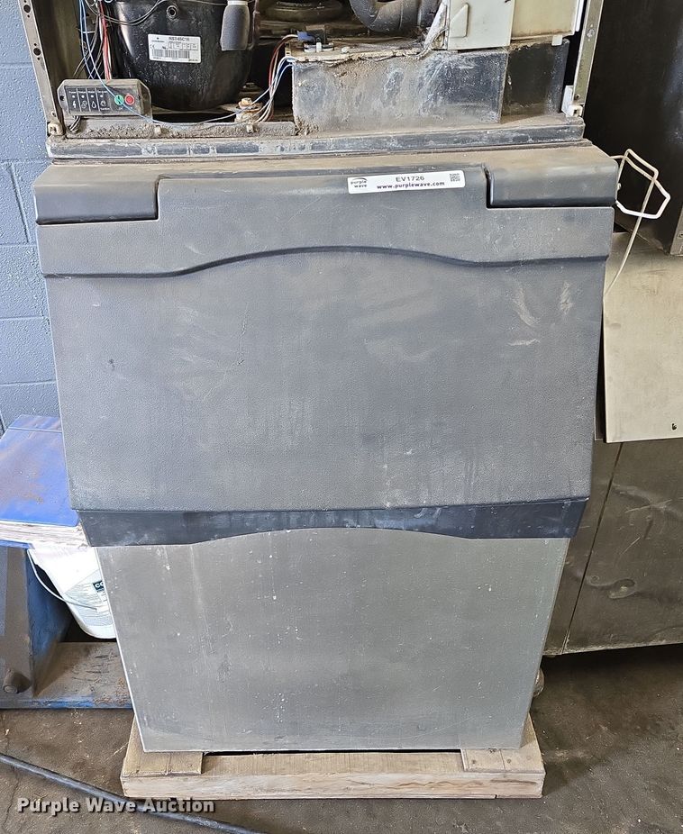image for item EV1726 (3) ice machines