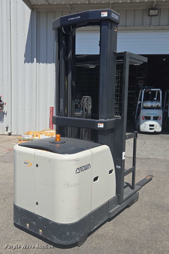 image for item FB9465 2016 Crown SP3520-30 order picker