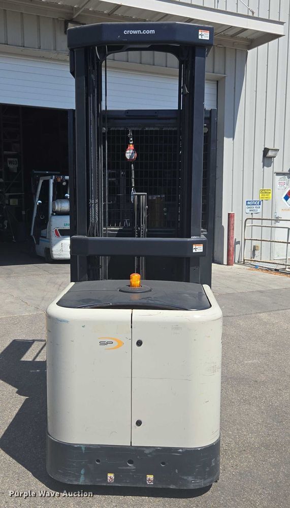 image for item FB9465 2016 Crown SP3520-30 order picker