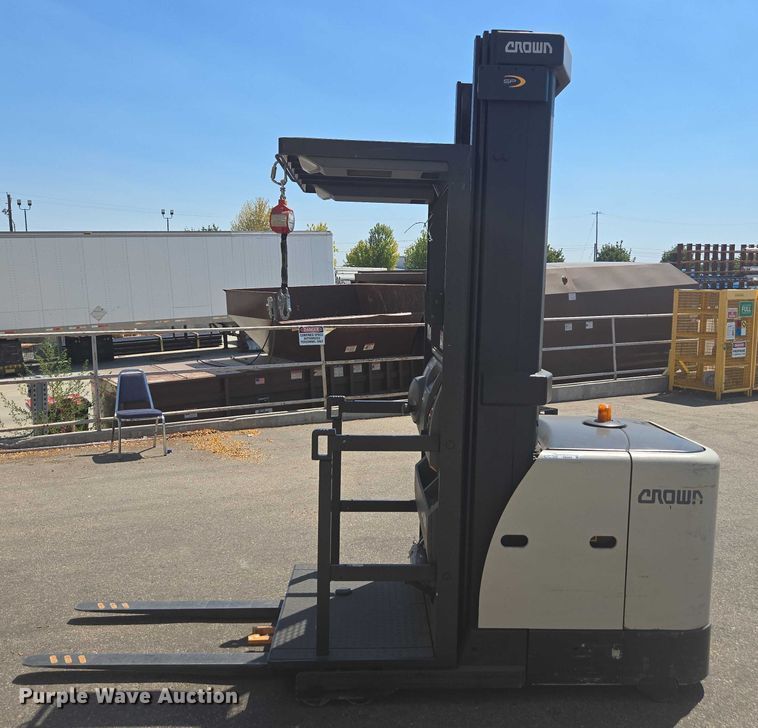 image for item FB9465 2016 Crown SP3520-30 order picker