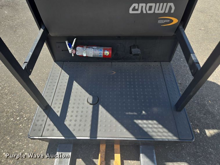 image for item FB9465 2016 Crown SP3520-30 order picker