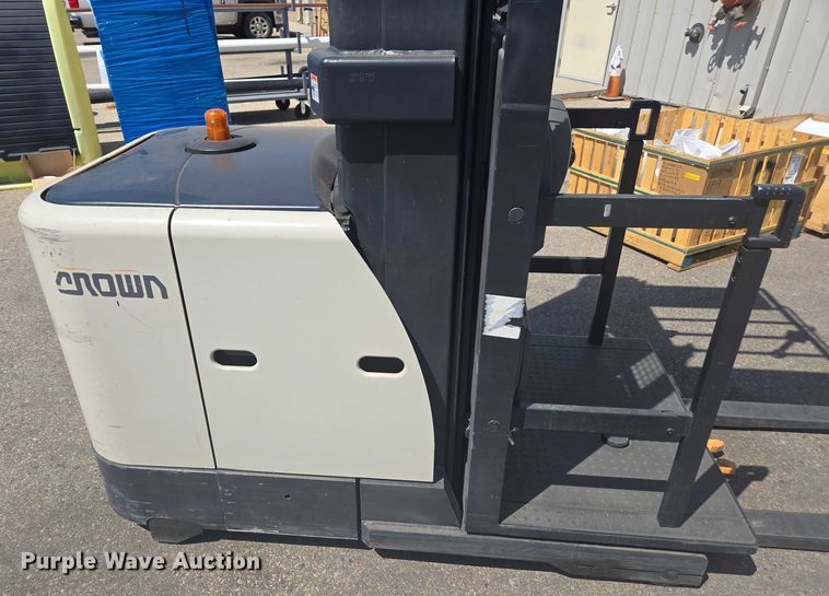 image for item FB9465 2016 Crown SP3520-30 order picker