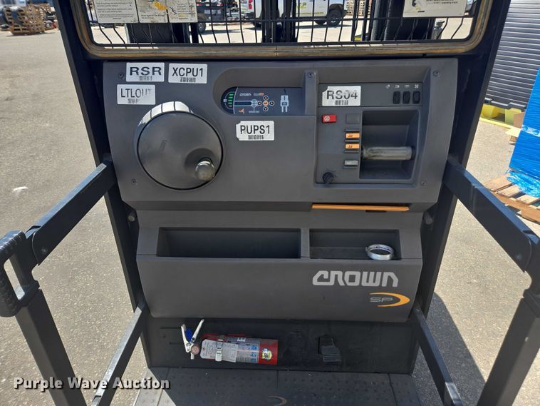 image for item FB9465 2016 Crown SP3520-30 order picker