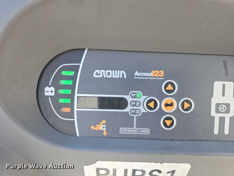 image for item FB9465 2016 Crown SP3520-30 order picker