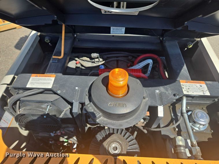 image for item FB9465 2016 Crown SP3520-30 order picker