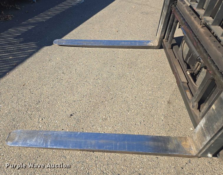 image for item FB9466 2014 Nissan 80 forklift