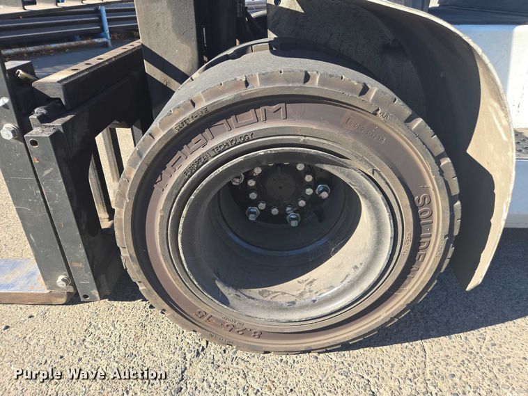 image for item FB9466 2014 Nissan 80 forklift