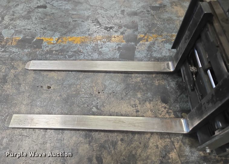 image for item FB9467 2017 UniCarriers CFS40 forklift