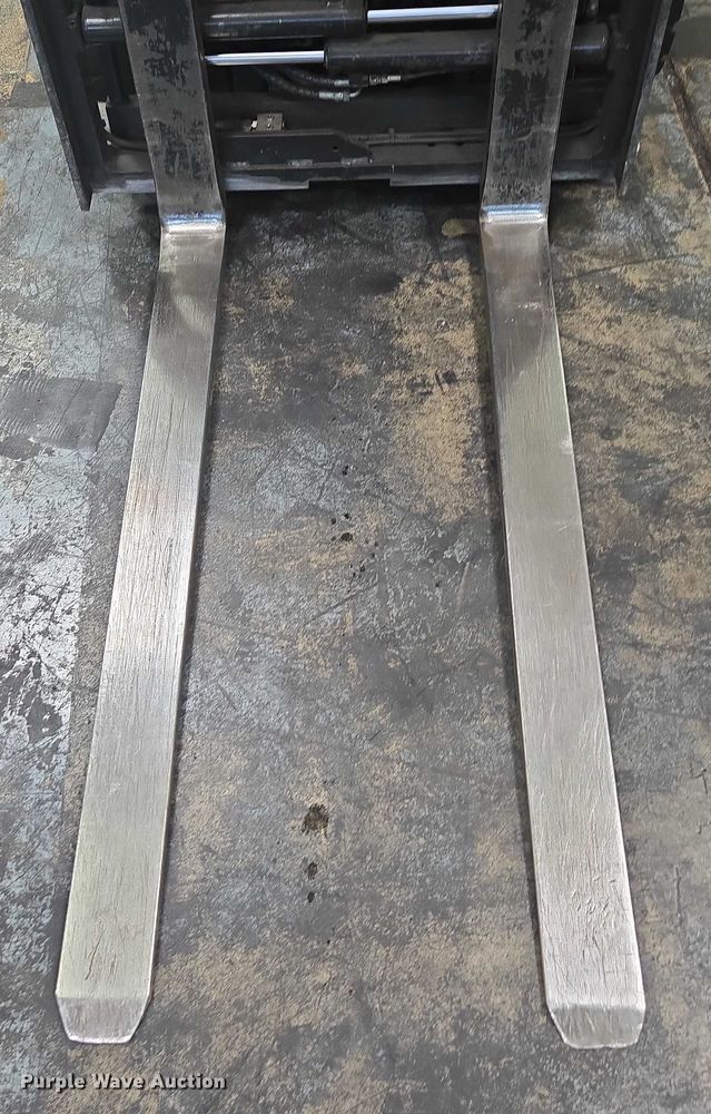 image for item FB9467 2017 UniCarriers CFS40 forklift