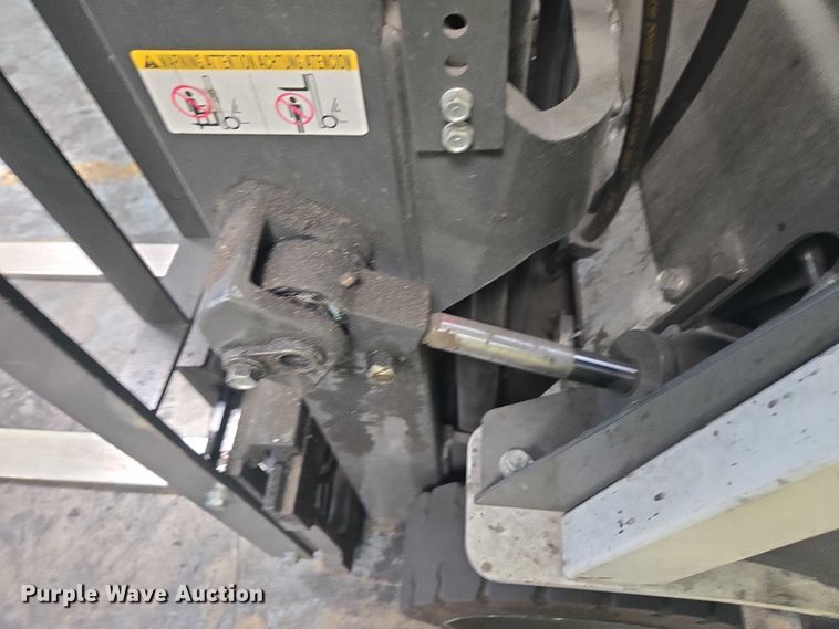 image for item FB9467 2017 UniCarriers CFS40 forklift