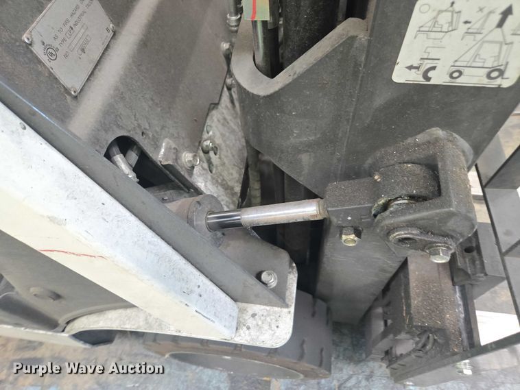 image for item FB9467 2017 UniCarriers CFS40 forklift