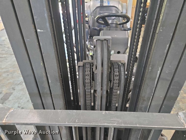 image for item FB9467 2017 UniCarriers CFS40 forklift