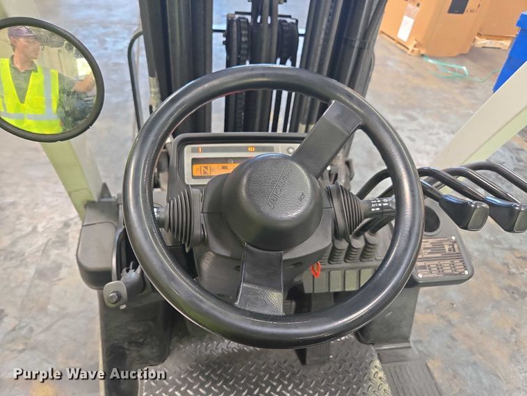 image for item FB9467 2017 UniCarriers CFS40 forklift