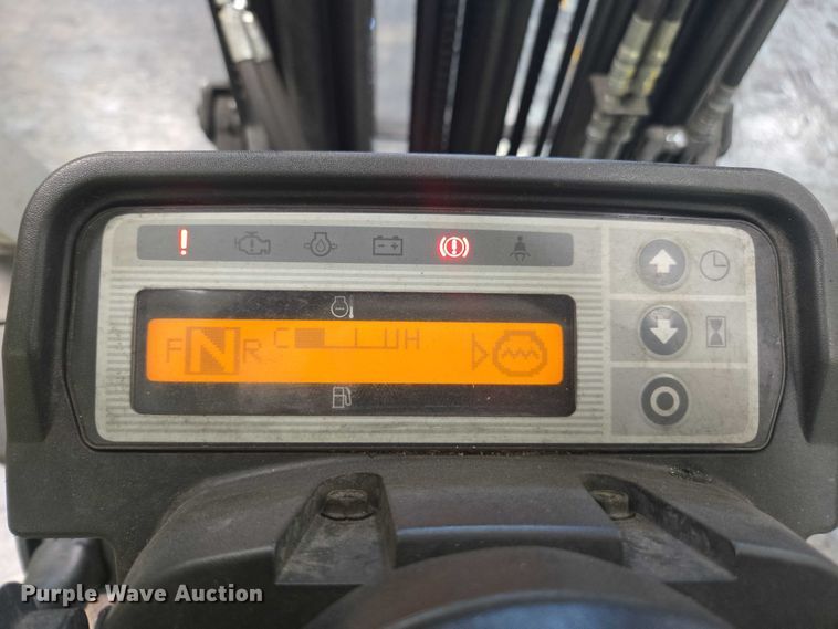 image for item FB9467 2017 UniCarriers CFS40 forklift