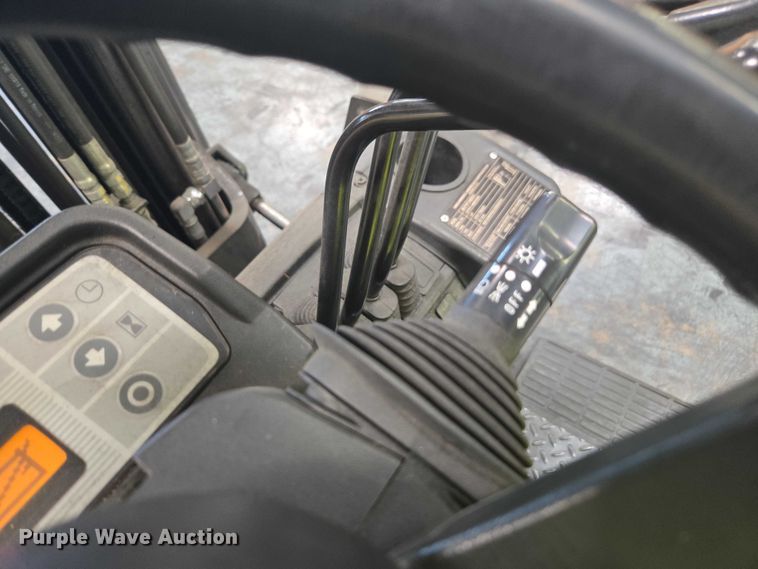 image for item FB9467 2017 UniCarriers CFS40 forklift