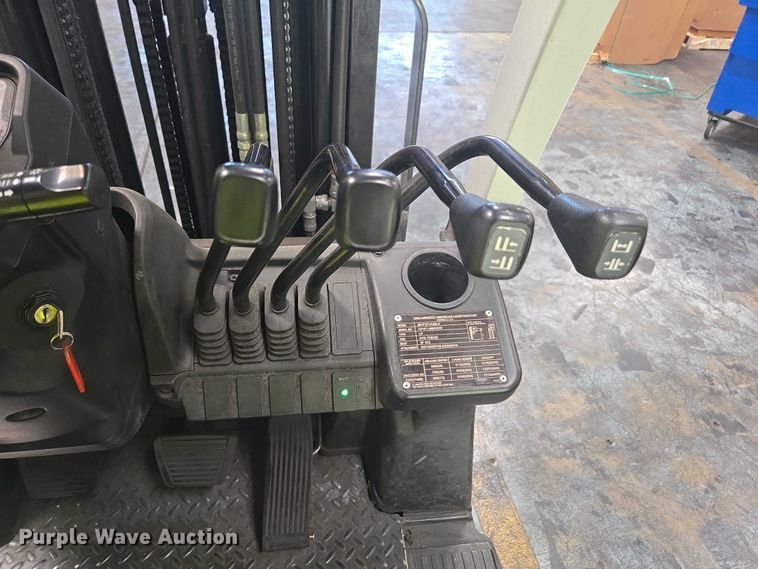 image for item FB9467 2017 UniCarriers CFS40 forklift