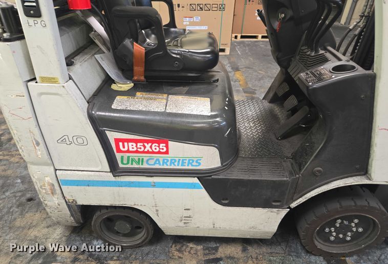 image for item FB9467 2017 UniCarriers CFS40 forklift