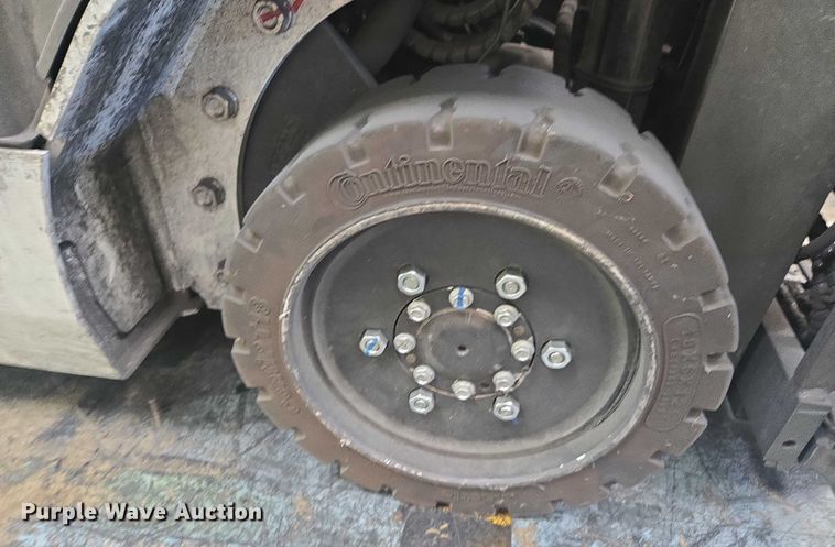 image for item FB9467 2017 UniCarriers CFS40 forklift