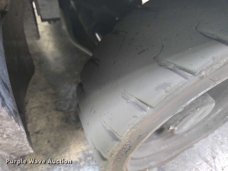 image for item FB9467 2017 UniCarriers CFS40 forklift