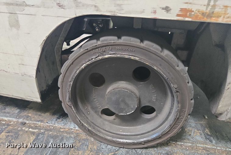 image for item FB9467 2017 UniCarriers CFS40 forklift