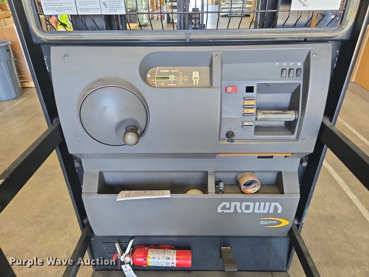 image for item FB9469 2016 Crown SP3520-30 order picker