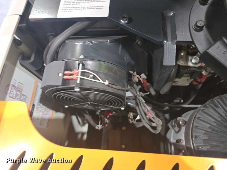 image for item FB9469 2016 Crown SP3520-30 order picker