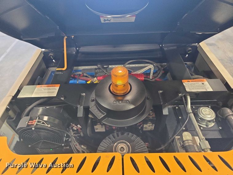 image for item FB9469 2016 Crown SP3520-30 order picker