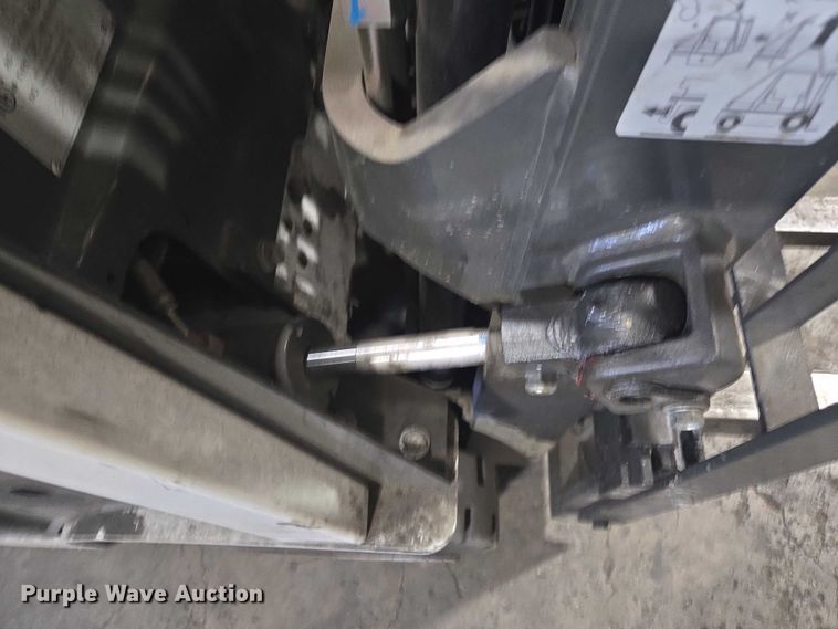 image for item FB9470 2017 UniCarriers CFS40 forklift