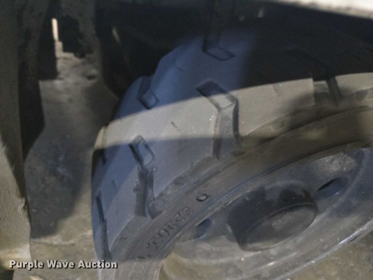 image for item FB9470 2017 UniCarriers CFS40 forklift