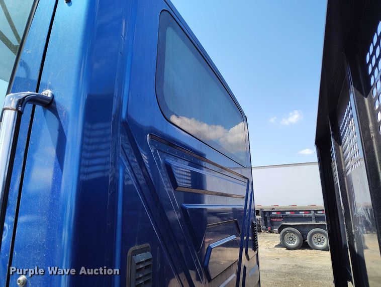 image for item IP9659 2012 International 4300 DuraStar flatbed truck