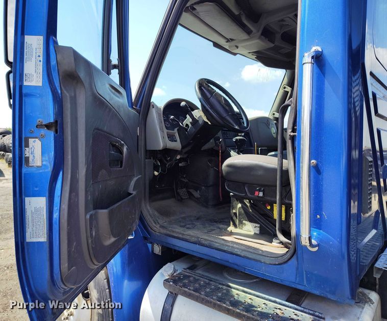 image for item IP9659 2012 International 4300 DuraStar flatbed truck