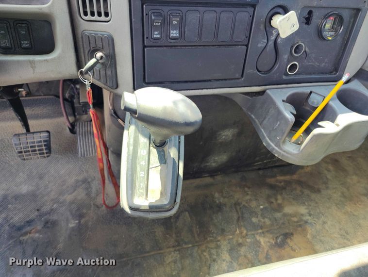 image for item IP9659 2012 International 4300 DuraStar flatbed truck