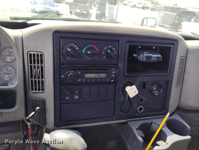 image for item IP9659 2012 International 4300 DuraStar flatbed truck