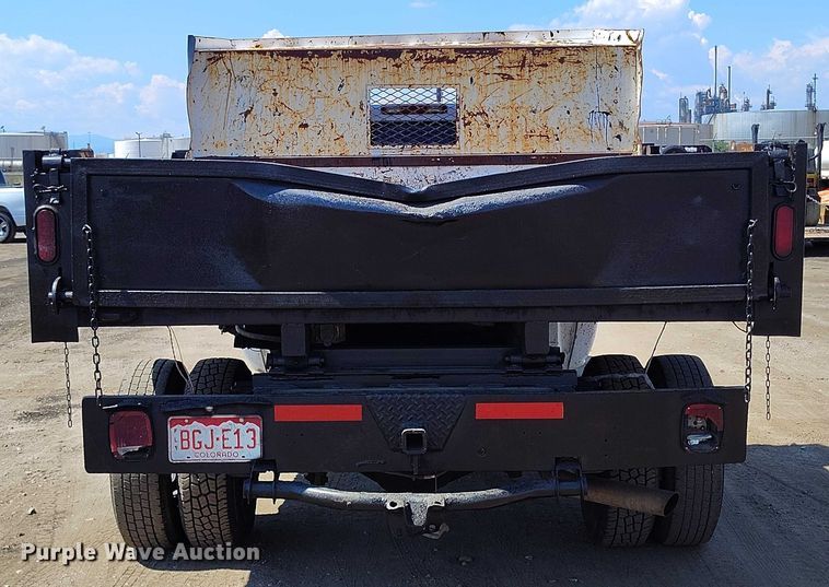 image for item IP9661 2002 Chevrolet Silverado 3500 Crew Cab dump bed pickup truck